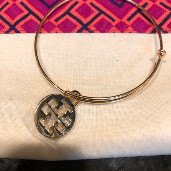 ❤️Tory Burch LargeCharm Adjustable Gold Bracelet❤️ - Picture 2 of 5